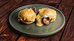 CLASSIC EGGS BENEDICT